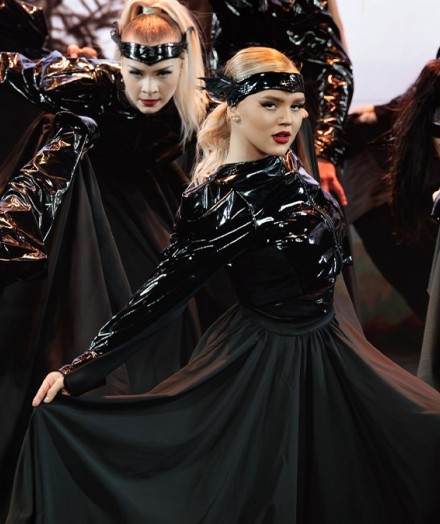 «АРТ»: когда танец становится вселенной